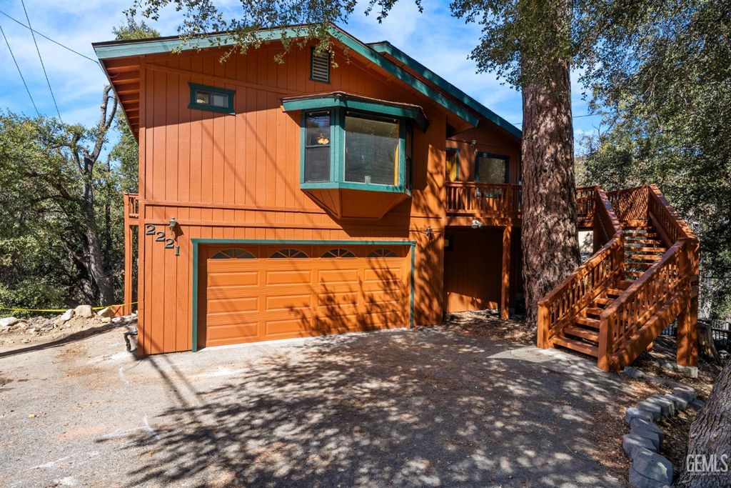 Photo of 2221 Woodland Drive, Pine Mountain Club, CA 93222 (MLS # 202510735)
