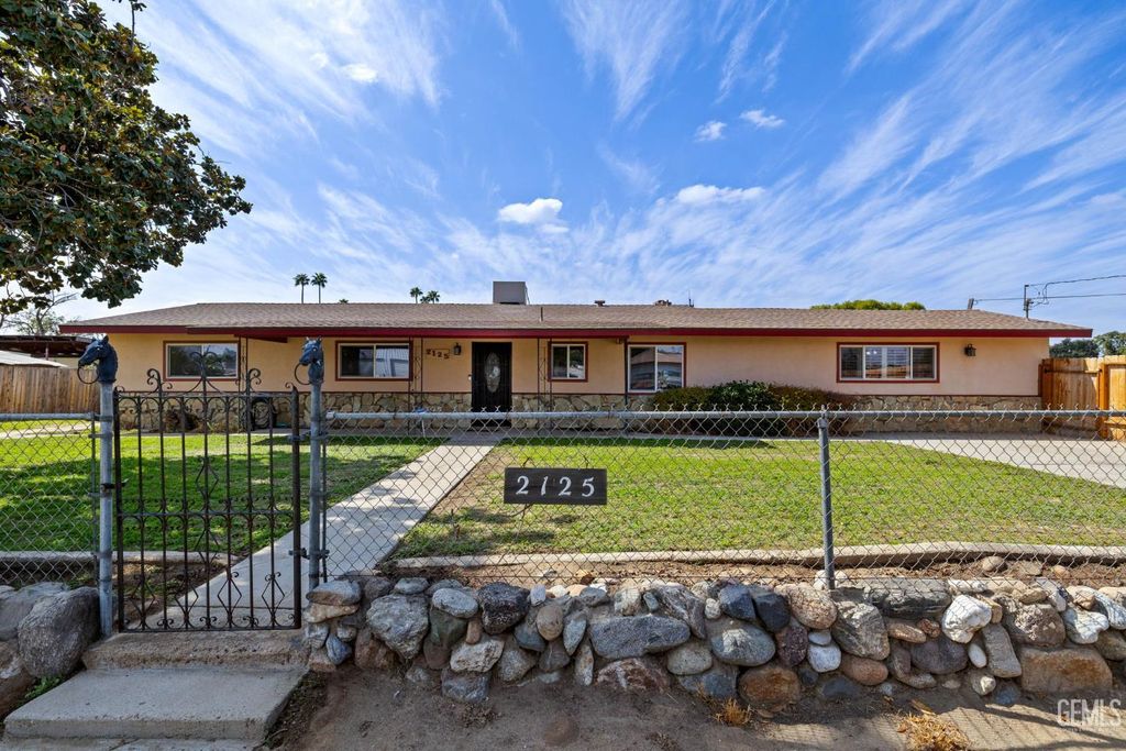 Photo of 2125 Verdugo Lane, Bakersfield, CA 93312 (MLS # 202511275)