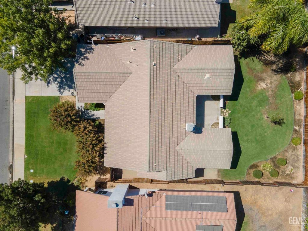 Photo of 10908 Royal Ascot Avenue, Bakersfield, CA 93312 (MLS # 202510567)