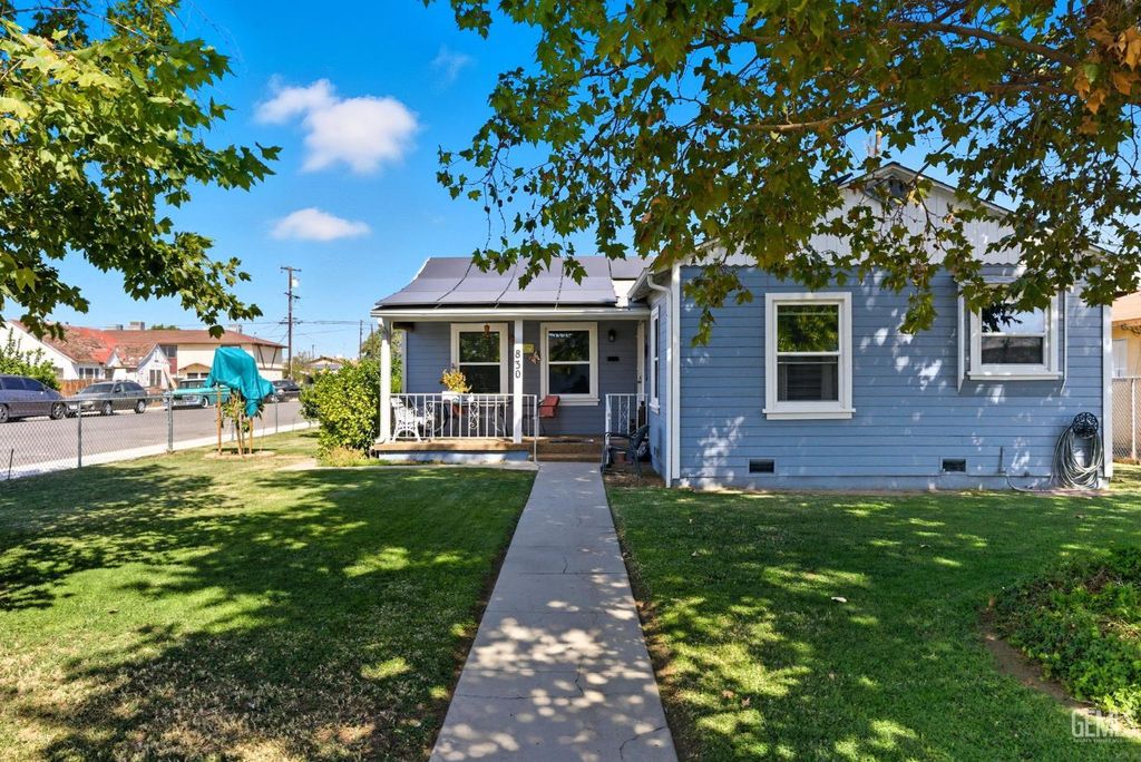 Photo of 830 28th Street, Bakersfield, CA 93301 (MLS # 202511228)