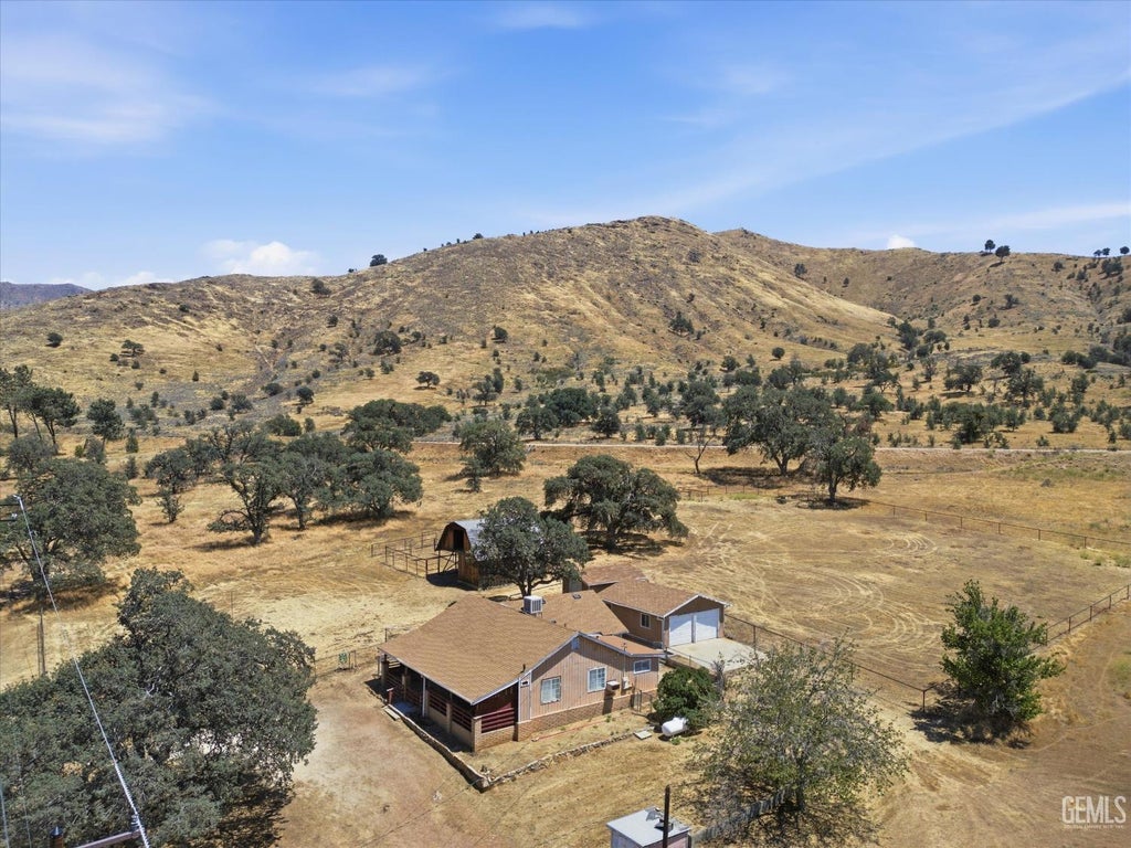 Photo of 4280 Lake Isabella Boulevard, Bodfish, CA 93205 (MLS # 202606728)