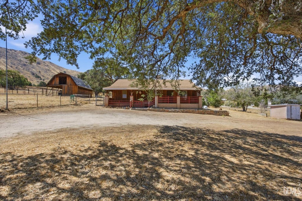 Photo of 4280 Lake Isabella Boulevard, Bodfish, CA 93205 (MLS # 202606728)