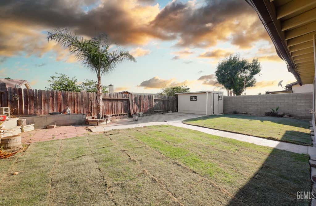 Photo of 111 Misty Meadow Drive, Bakersfield, CA 93308 (MLS # 202608526)