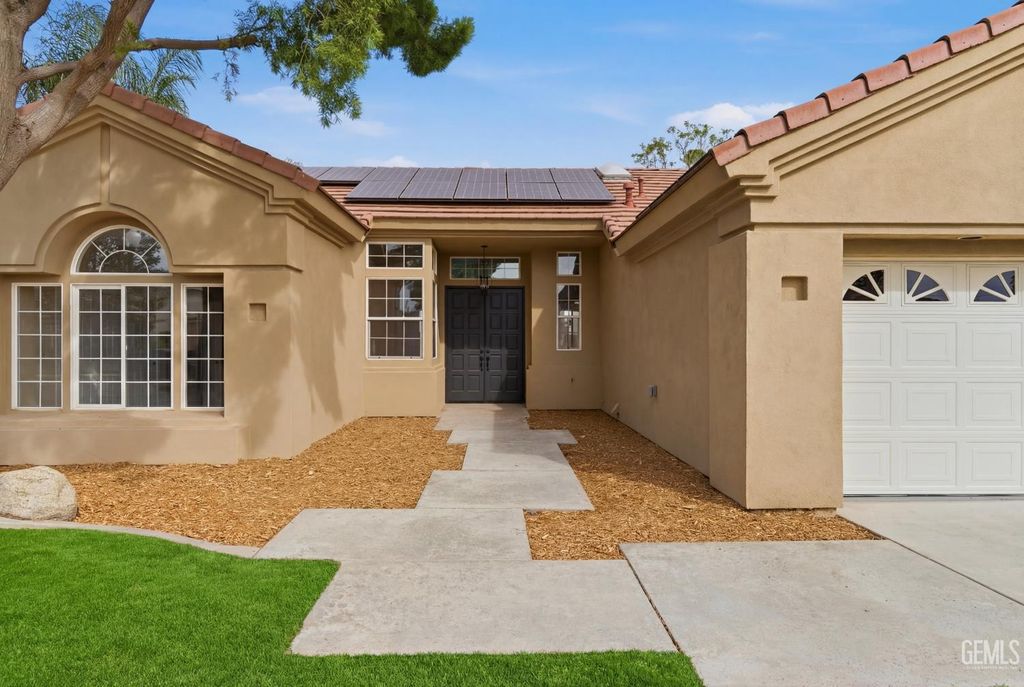 Photo of 1512 Wedgewood Drive, Bakersfield, CA 93311 (MLS # 202602915)