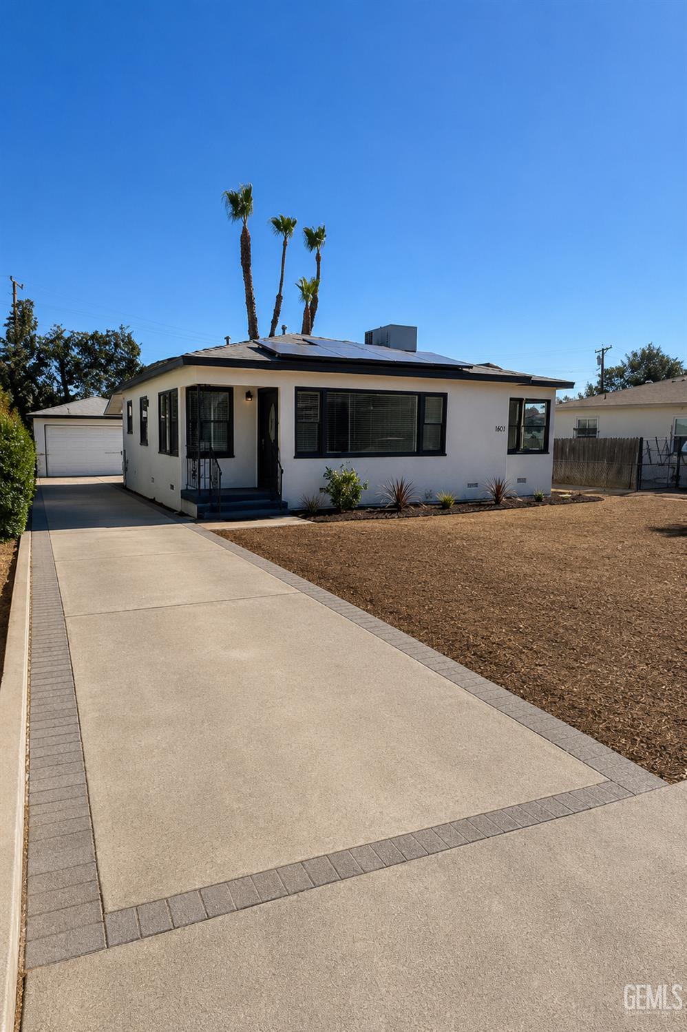Photo of 13 La Mesa Drive, Bakersfield, CA 93305 (MLS # 202610223)