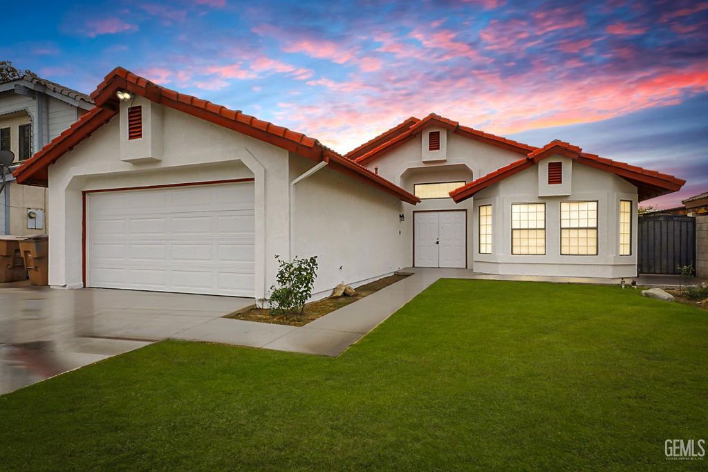 Photo of 4613 Black Rock Mountain Court, Bakersfield, CA 93304 (MLS # 202513901)