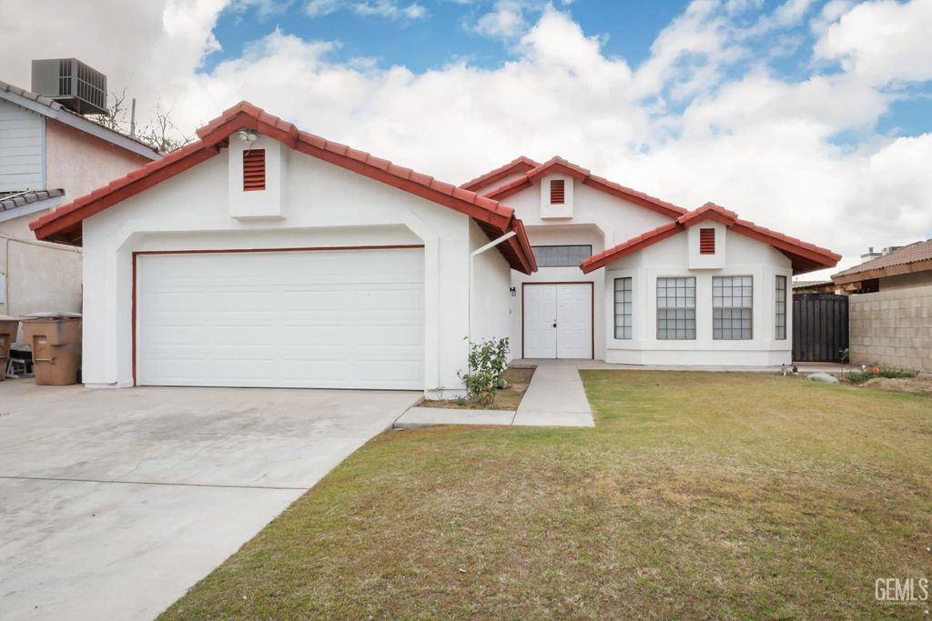 Photo of 4613 Black Rock Mountain Court, Bakersfield, CA 93304 (MLS # 202513901)