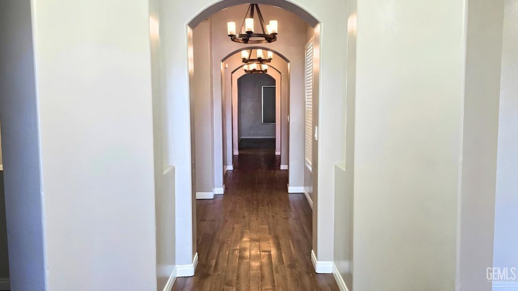 Photo of 2812 Chiselhurst Court, Bakersfield, CA 93311 (MLS # 202511919)