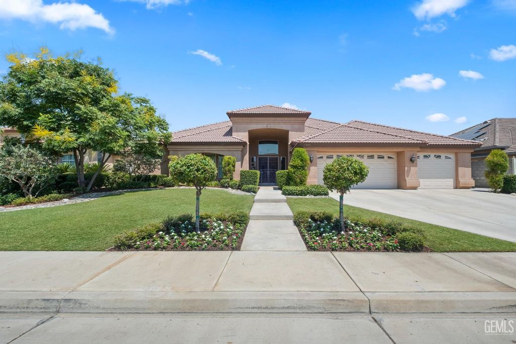Photo of 13604 Providence Place, Bakersfield, CA 93314 (MLS # 202600737)