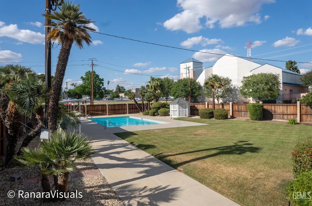 Photo of 3901 Noel Pl. Pl, Bakersfield, CA 93306 (MLS # 202512772)