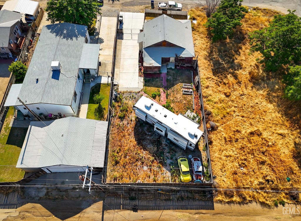 Photo of 306 Eastern Avenue, Taft, CA 93268 (MLS # 202604341)