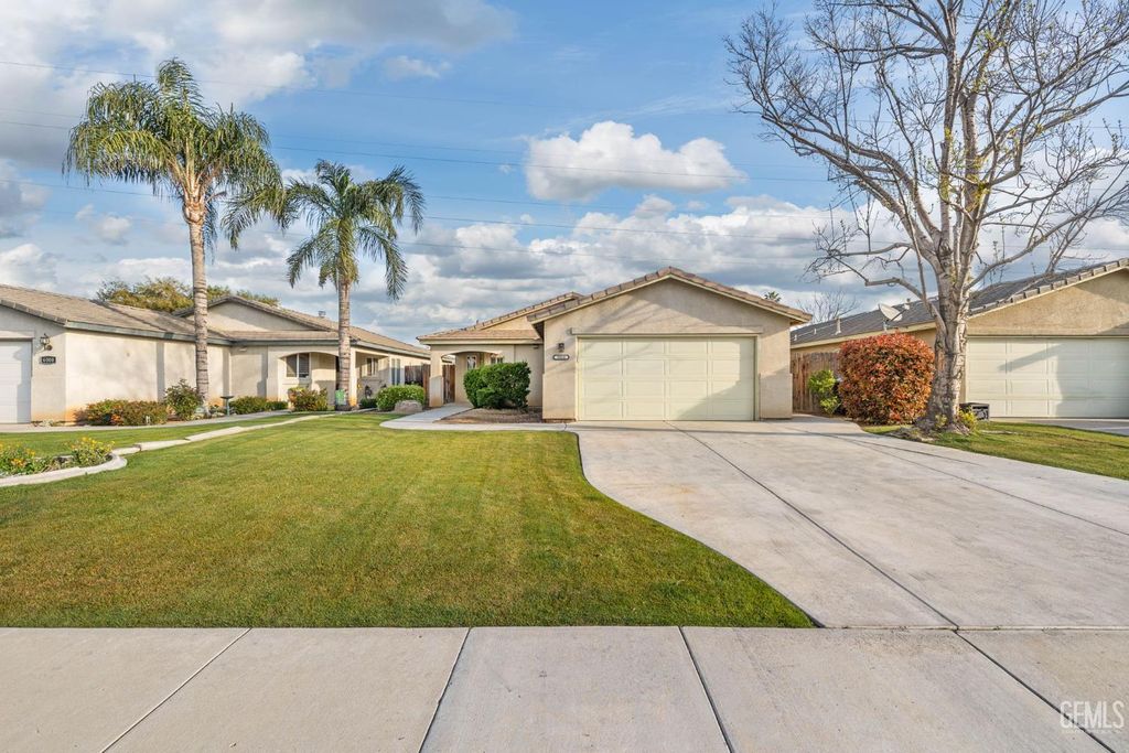 Photo of 5918 Potenza Lane, Bakersfield, CA 93308 (MLS # 202604073)