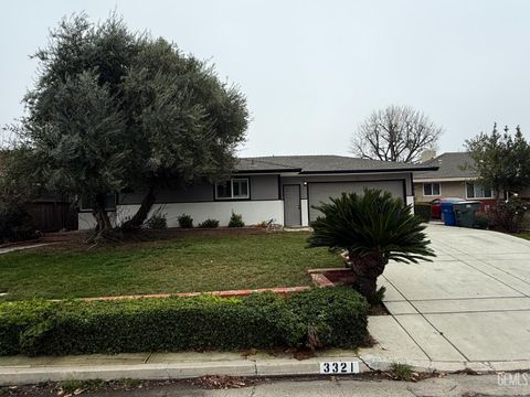 Photo of 3321 Jade Avenue, Bakersfield, CA 93306 (MLS # 202600449)
