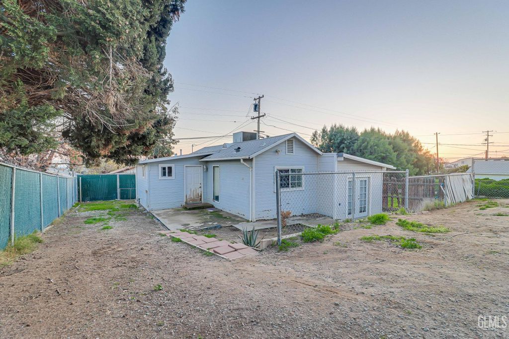 Photo of 3817 Hillburn Road, Bakersfield, CA 93306 (MLS # 202600957)