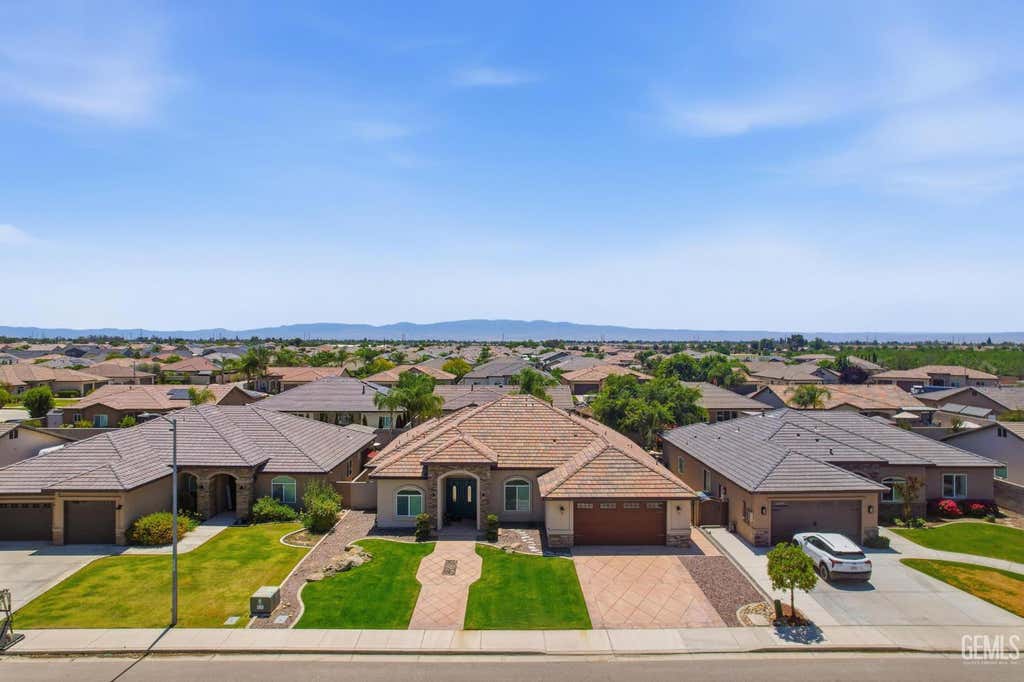 Photo of 15119 Cotton Blossom Avenue, Bakersfield, CA 93314 (MLS # 202607574)
