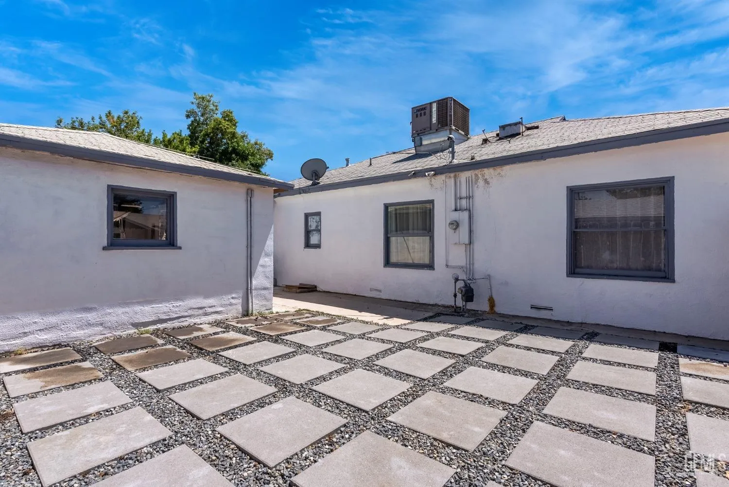 Bakersfield, California 93308, United States, 3 Bedrooms Bedrooms, ,2 BathroomsBathrooms,Residential,Active,30574