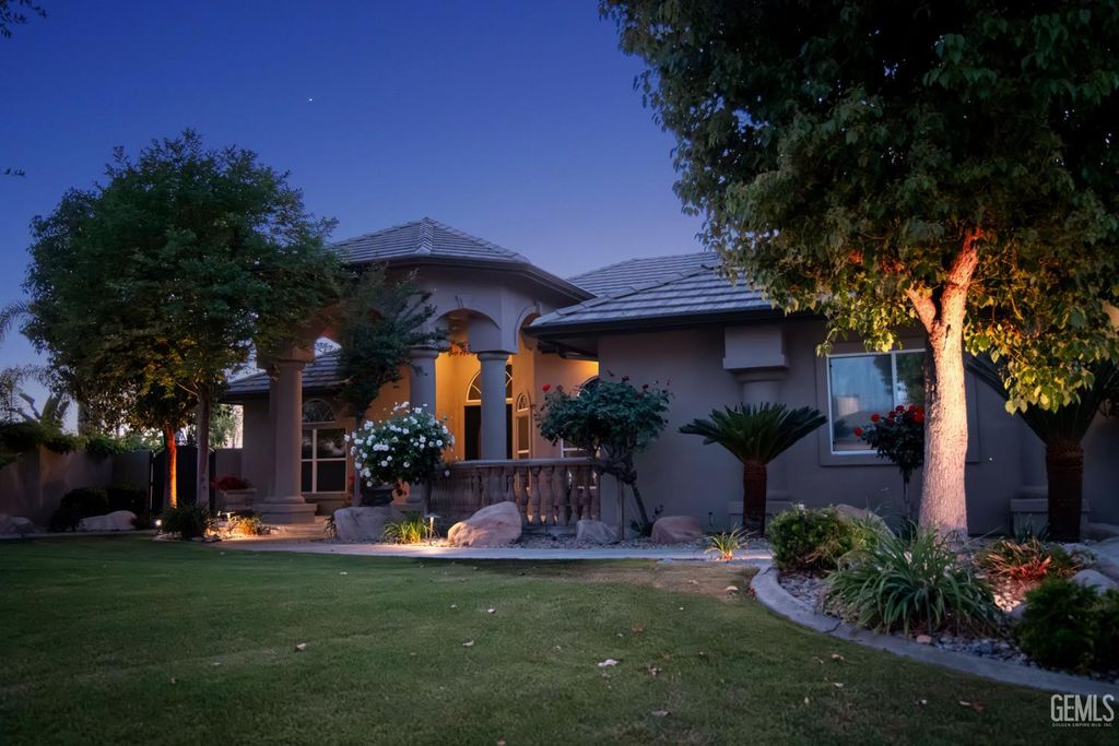 Photo of 14332 Table Rock Avenue, Bakersfield, CA 93314 (MLS # 202602708)