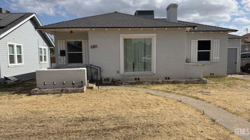 Photo of 419 Francis Street, Bakersfield, CA 93308 (MLS # 202605703)