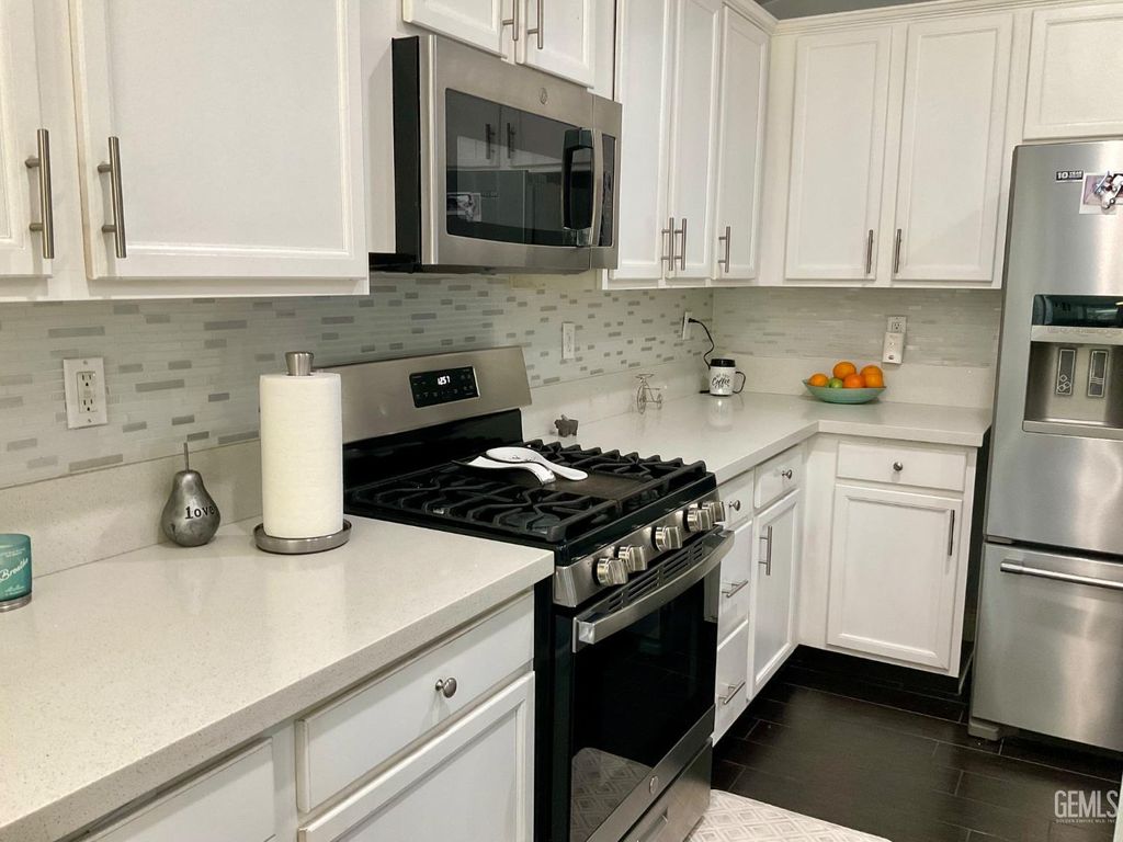 Photo of 6417 Steeple Street, Bakersfield, CA 93313 (MLS # 202605353)