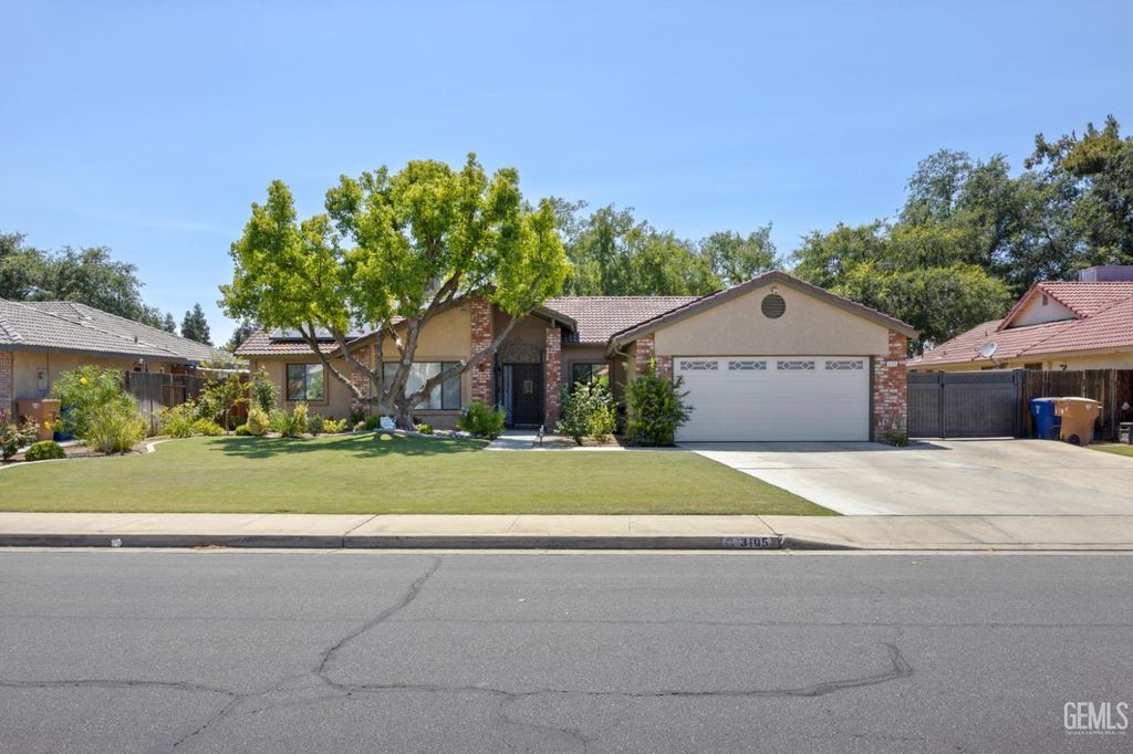 Photo of 3105 Whisper Oak Way, Bakersfield, CA 93311 (MLS # 202603670)