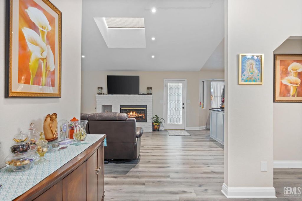 Photo of 3105 Whisper Oak Way, Bakersfield, CA 93311 (MLS # 202603670)