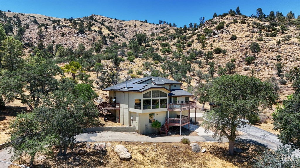Photo of 21800 Quail Springs Road, Tehachapi, CA 93561 (MLS # 202606537)