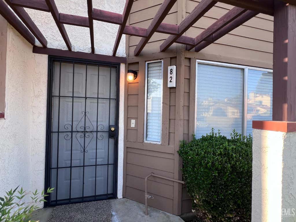Photo of 4600 Beechwood Street #82, Bakersfield, CA 93309 (MLS # 202606048)