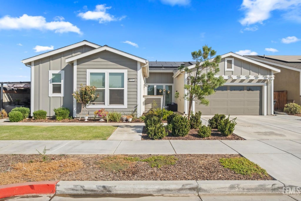 Photo of 9312 Parkdale Way, Shafter, CA 93263 (MLS # 202610225)
