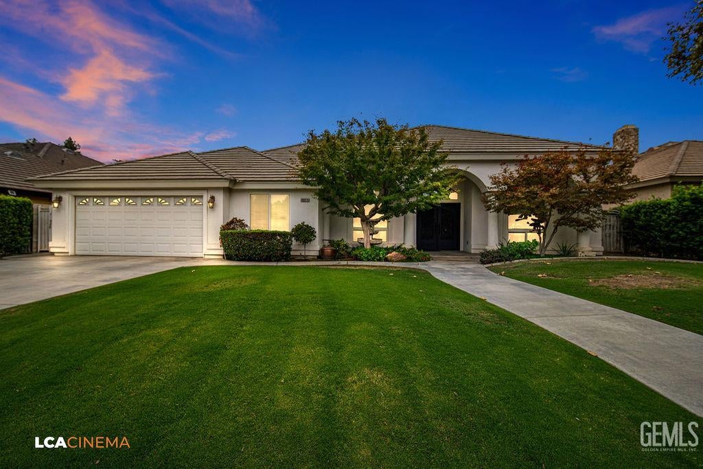 Photo of 10311 Wentworth Court, Bakersfield, CA 93311 (MLS # 202609434)