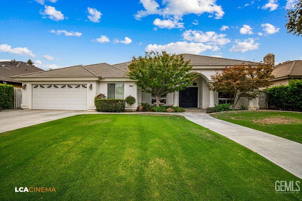 Photo of 10311 Wentworth Court, Bakersfield, CA 93311 (MLS # 202609434)
