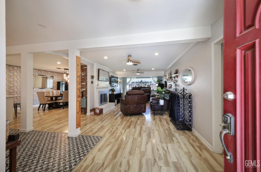 Photo of 3200 Joshua Court, Bakersfield, CA 93301 (MLS # 202511046)