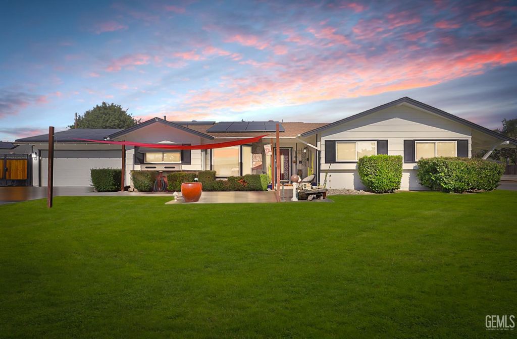 Photo of 3200 Joshua Court, Bakersfield, CA 93301 (MLS # 202511046)