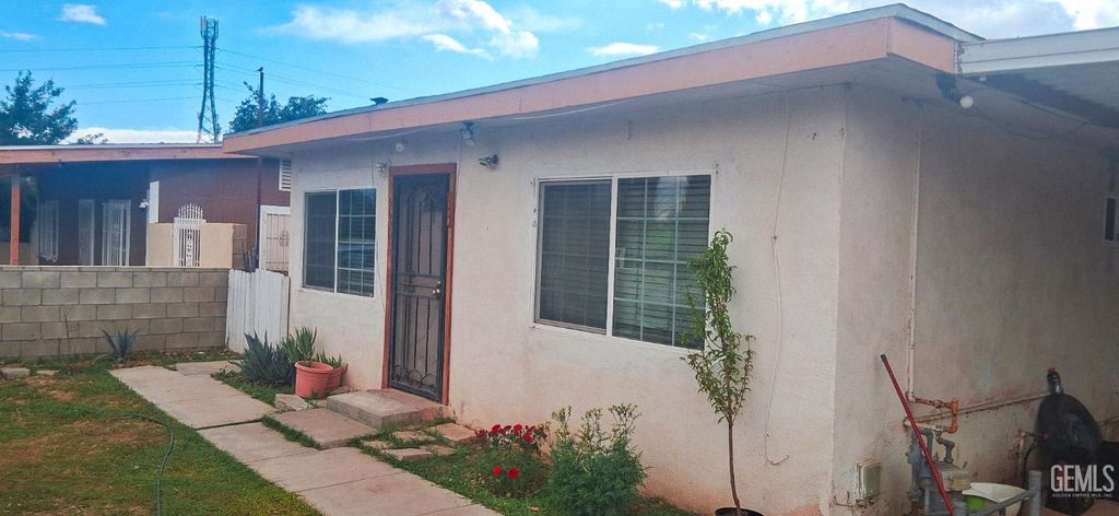 Photo of 5600 Tamarack Street, Bakersfield, CA 93307 (MLS # 202603672)