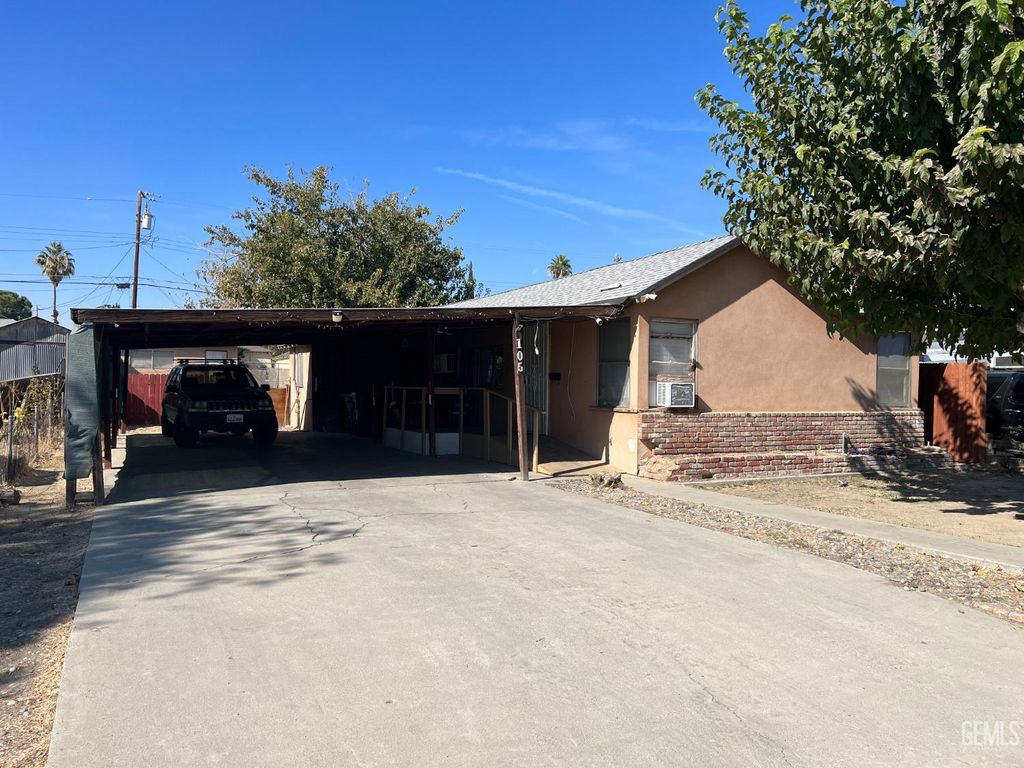 Photo of 105 Polk Street, Taft, CA 93268 (MLS # 202511149)