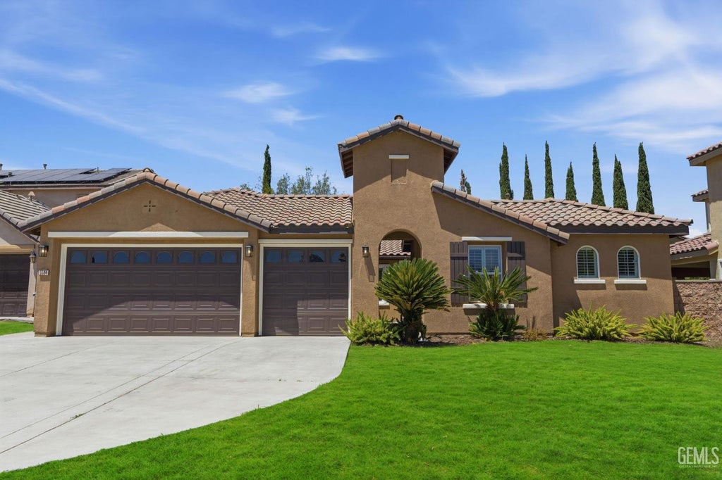 Photo of 5504 Tapia Court, Bakersfield, CA 93306 (MLS # 202607881)