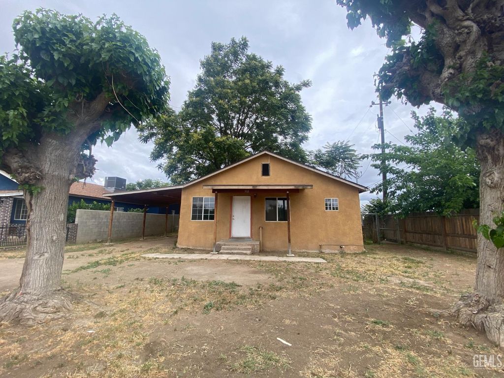 Photo of 30348 Riverside Street, Shafter, CA 93263 (MLS # 202603789)