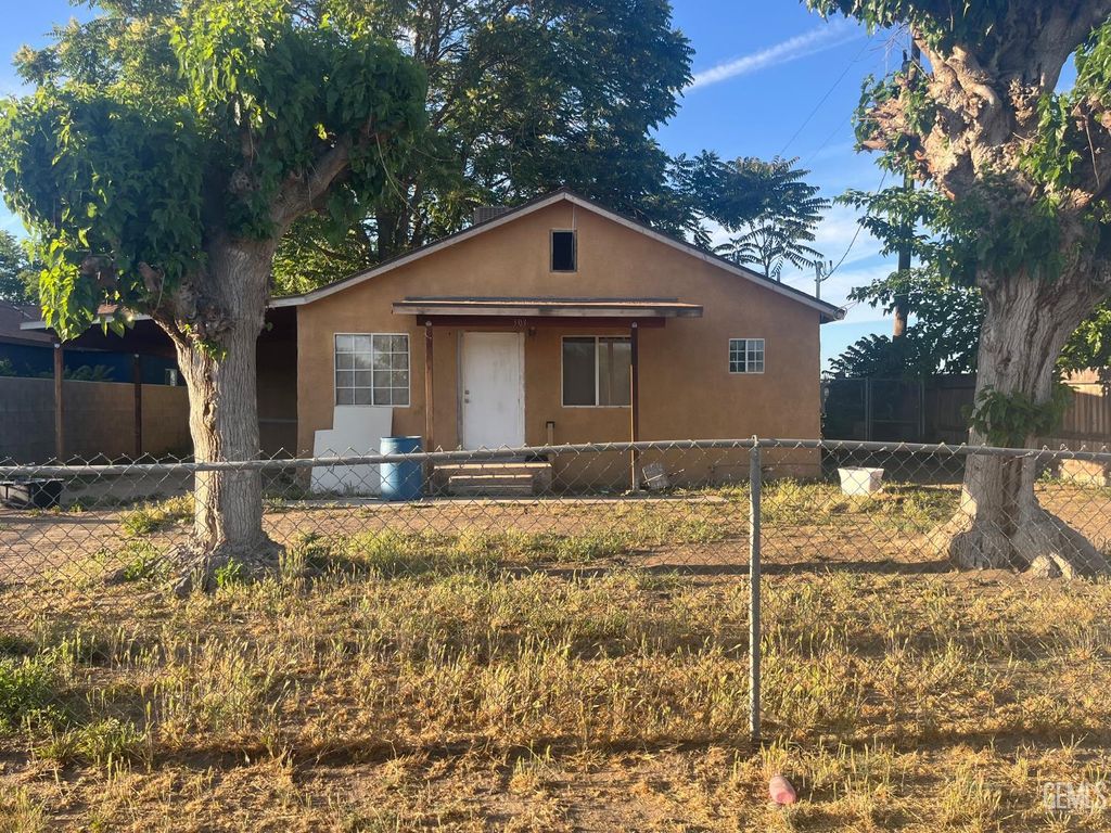 Photo of 30348 Riverside Street, Shafter, CA 93263 (MLS # 202603789)