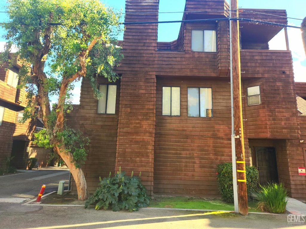 Photo of 700 New Stine Road #10, Bakersfield, CA 93309 (MLS # 202603582)