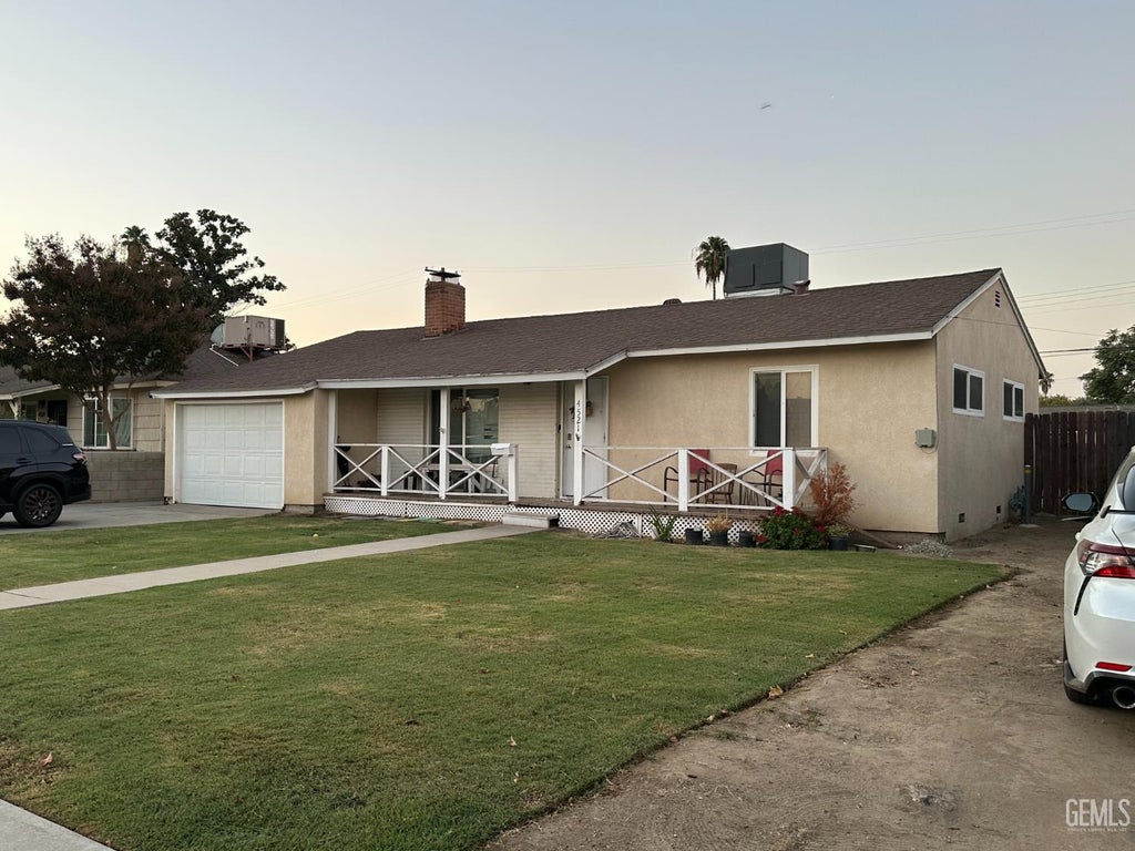Photo of 4521 Joanne Avenue, Bakersfield, CA 93309 (MLS # 202608938)