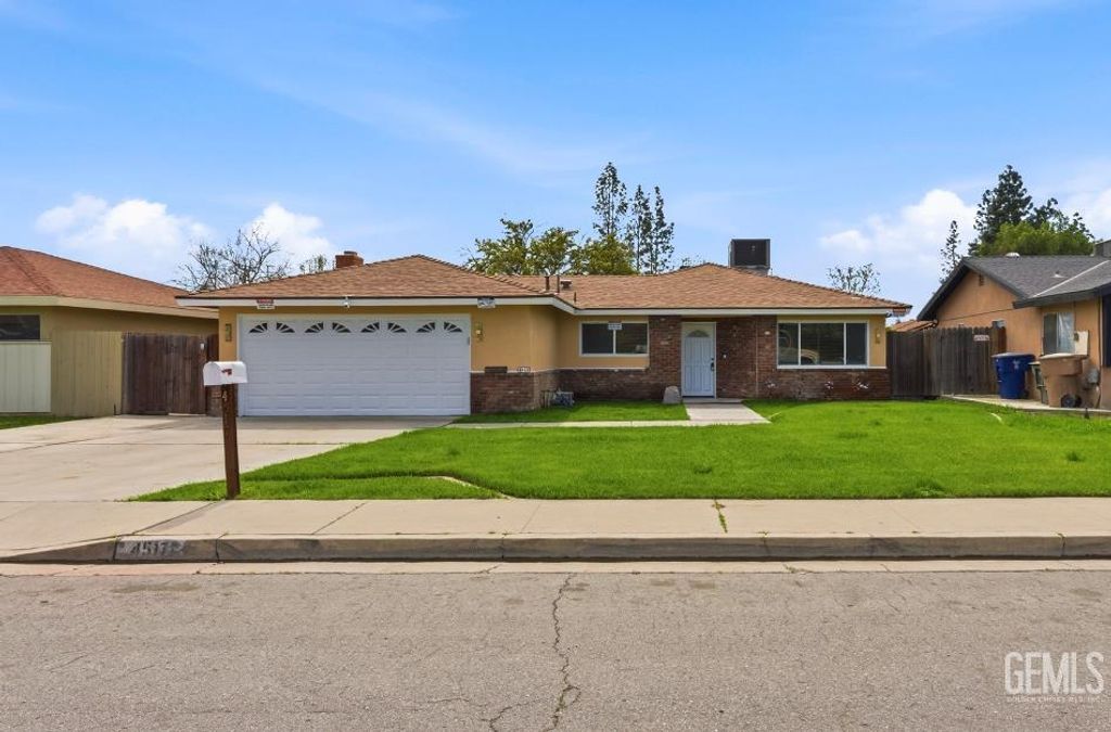Photo of 4517 Summer Side Avenue, Bakersfield, CA 93309 (MLS # 202602200)