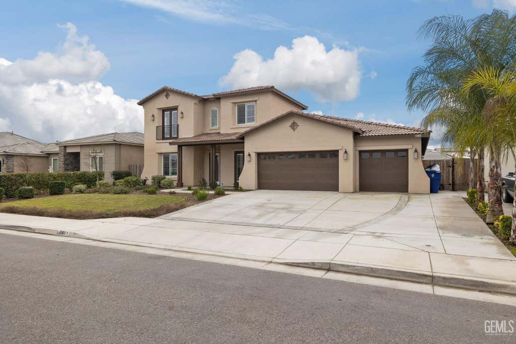Photo of 15811 Waterford Street, Bakersfield, CA 93314 (MLS # 202607818)