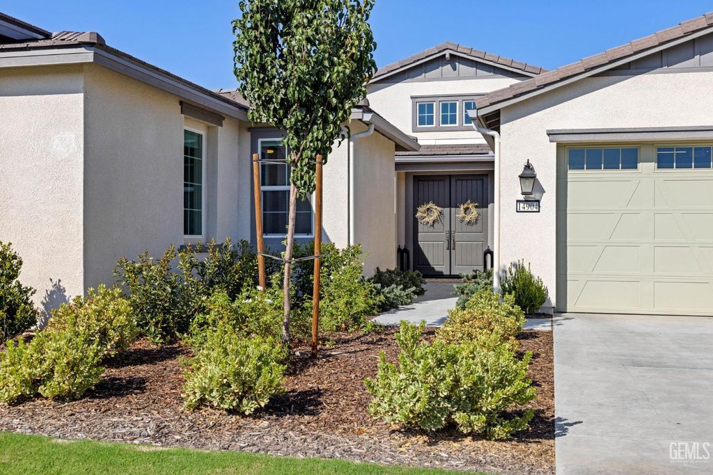Photo of 14904 Rutherford Park Avenue, Bakersfield, CA 93311 (MLS # 202510956)