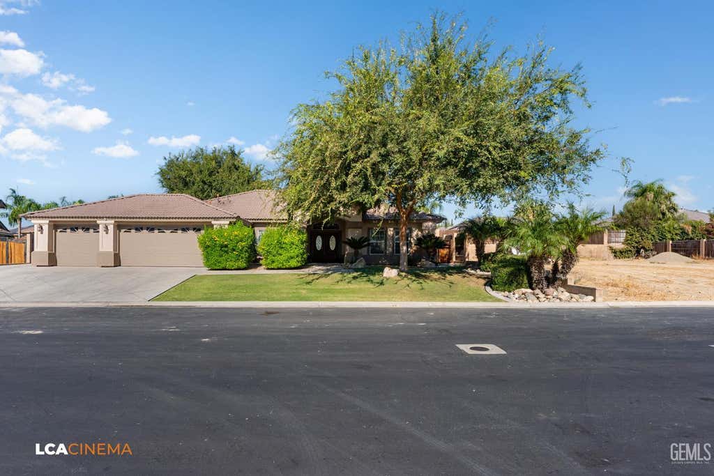 Photo of 11341 Tee Box Lane LN, Taft, CA 93268 (MLS # 202608336)