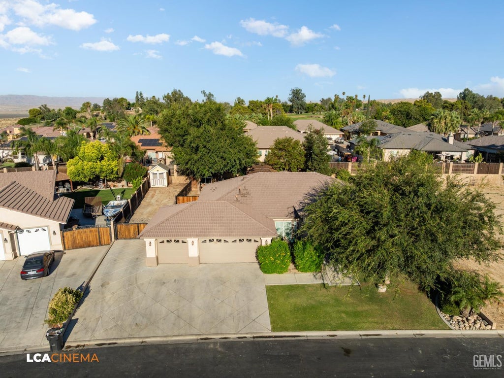 Photo of 11341 Tee Box Lane LN, Taft, CA 93268 (MLS # 202608336)
