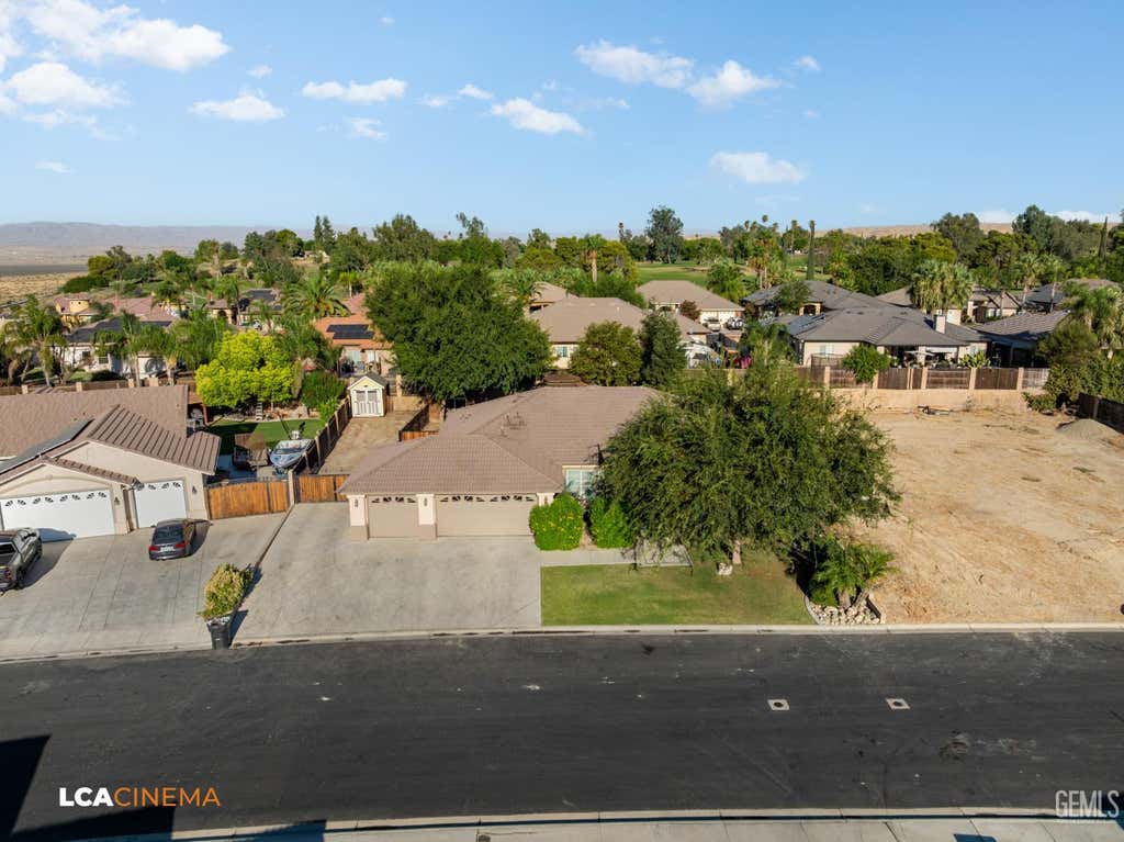 Photo of 11341 Tee Box Lane LN, Taft, CA 93268 (MLS # 202608336)