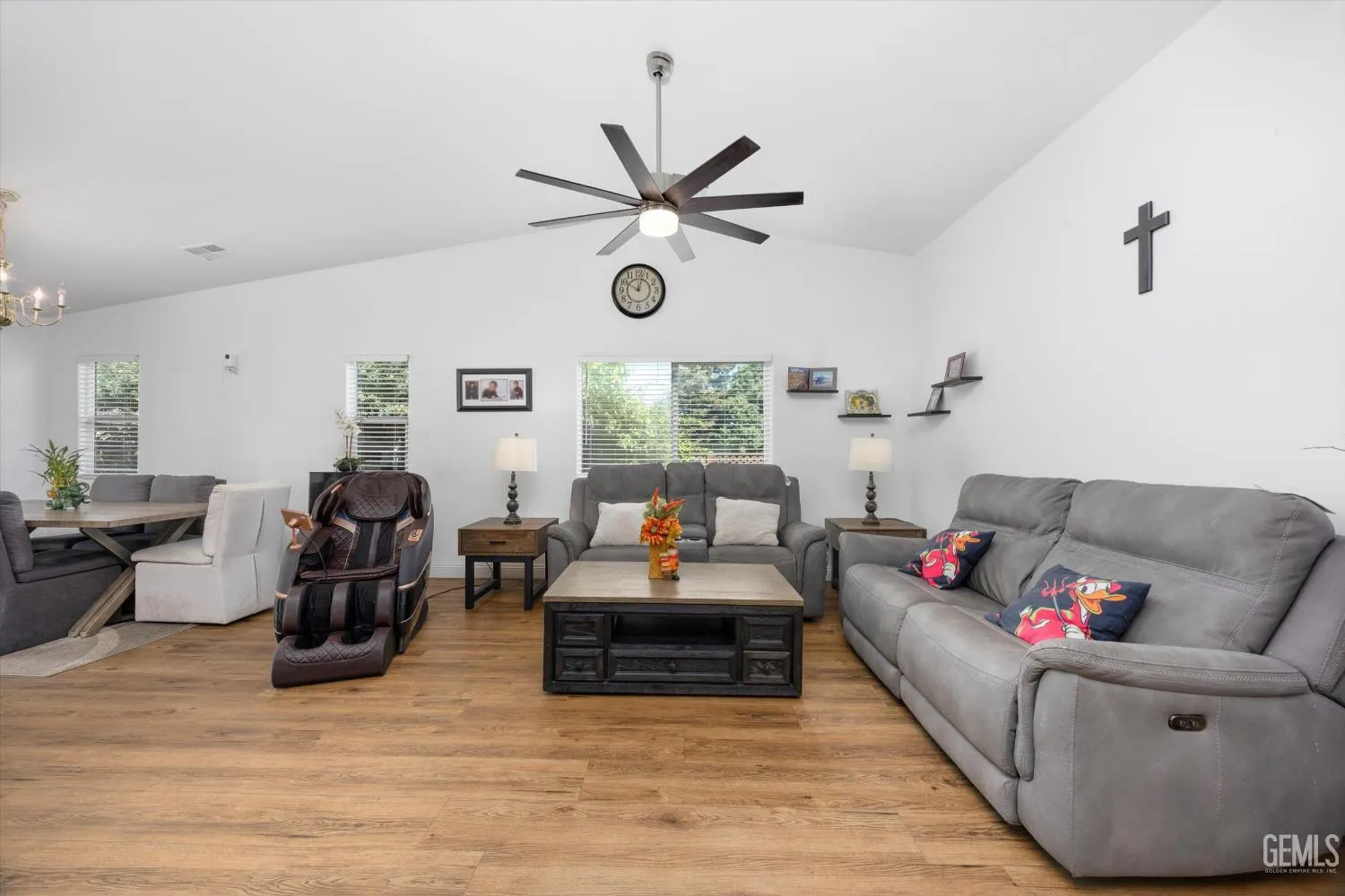 Bakersfield, California 93311, United States, 3 Bedrooms Bedrooms, ,2 BathroomsBathrooms,Residential,Active,204074