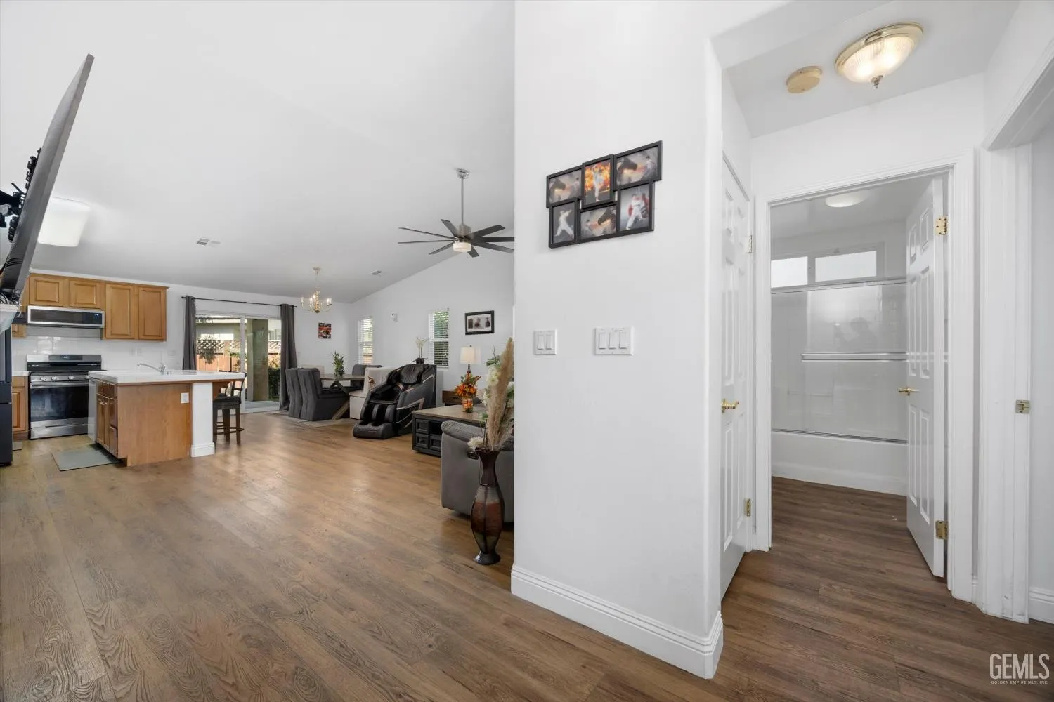 Bakersfield, California 93311, United States, 3 Bedrooms Bedrooms, ,2 BathroomsBathrooms,Residential,Active,204074