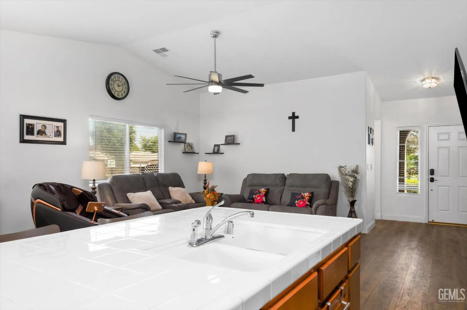 Bakersfield, California 93311, United States, 3 Bedrooms Bedrooms, ,2 BathroomsBathrooms,Residential,Active,204074