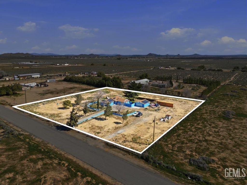 Photo of 9400 Kemper Road, Mojave, CA 93501 (MLS # 202602019)