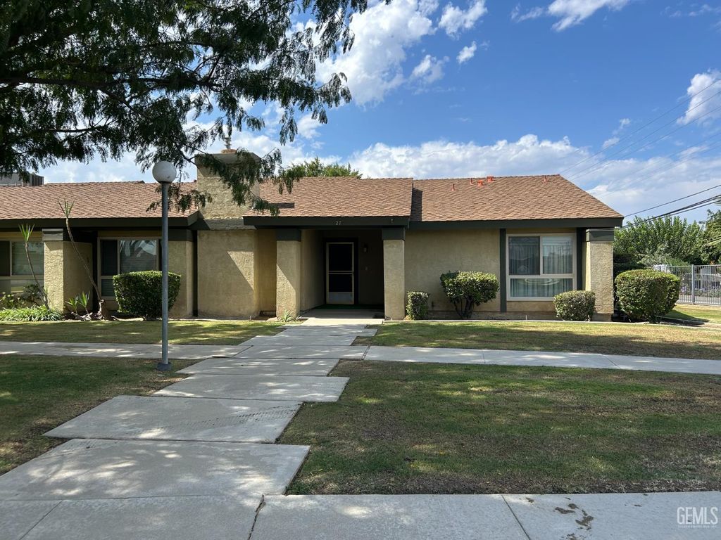 Photo of 800 Lexington Street #27, Delano, CA 93215 (MLS # 202510892)